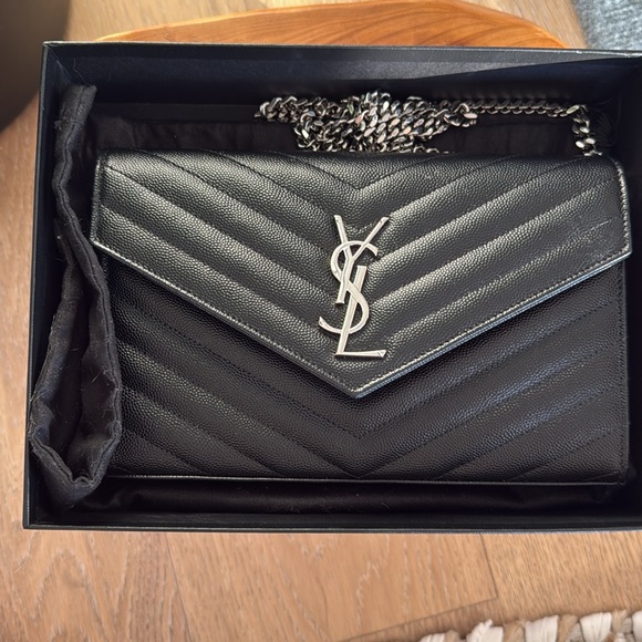 YSL yves saint Laurent Cassandra Chain - Picture 5 of 9